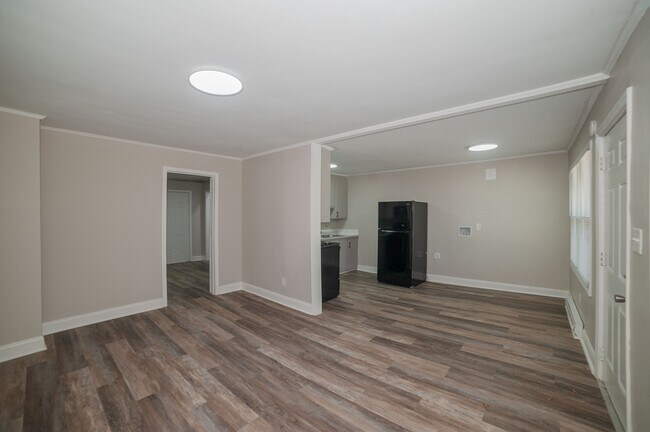 Photo - 5113 Higgins St