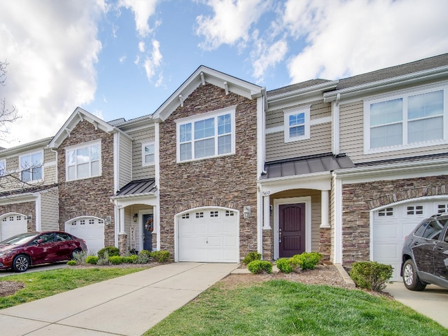 Photo - 5657 Tipperlinn Way