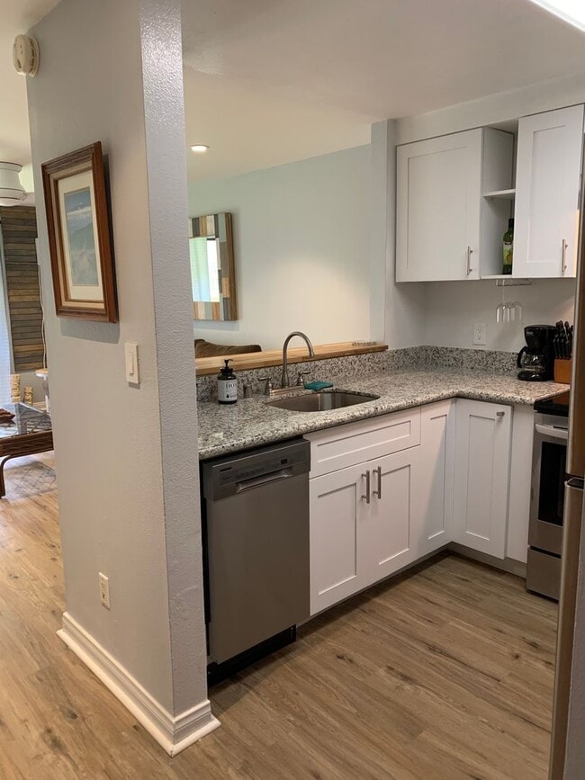 Photo - Gorgeous clean and modern furnished 2/2 lowest level Kihei Shores Unit!