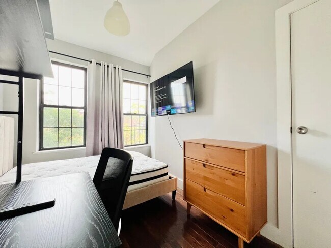 Photo - Furnished room/NOT APARTMENT Unit 3L