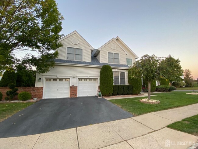 Photo - 2 Hampshire Pl