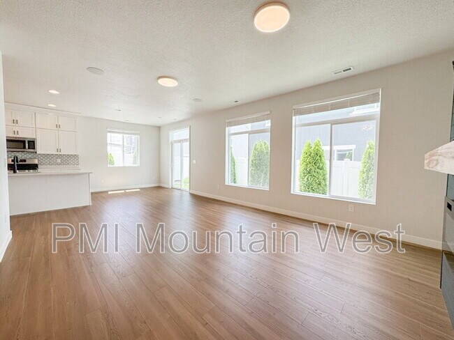 Photo - 3855 S 3025 W