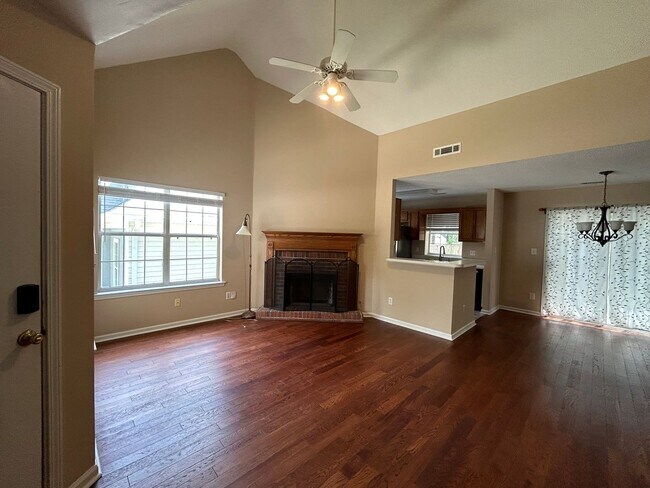 Photo - 413 Sherrels Ford