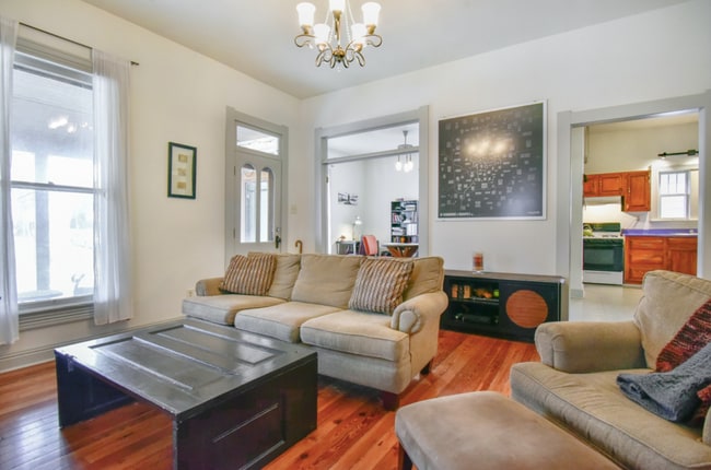 Photo - 1130 W 6th St