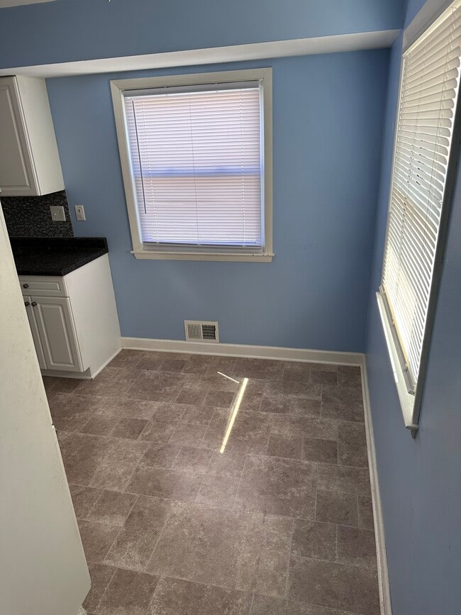 Photo - 5700 S Madeline Ave