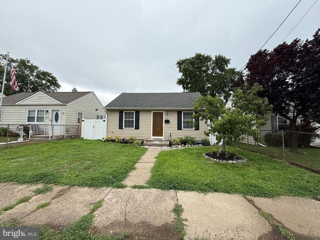 Photo - 222 Samdin Blvd