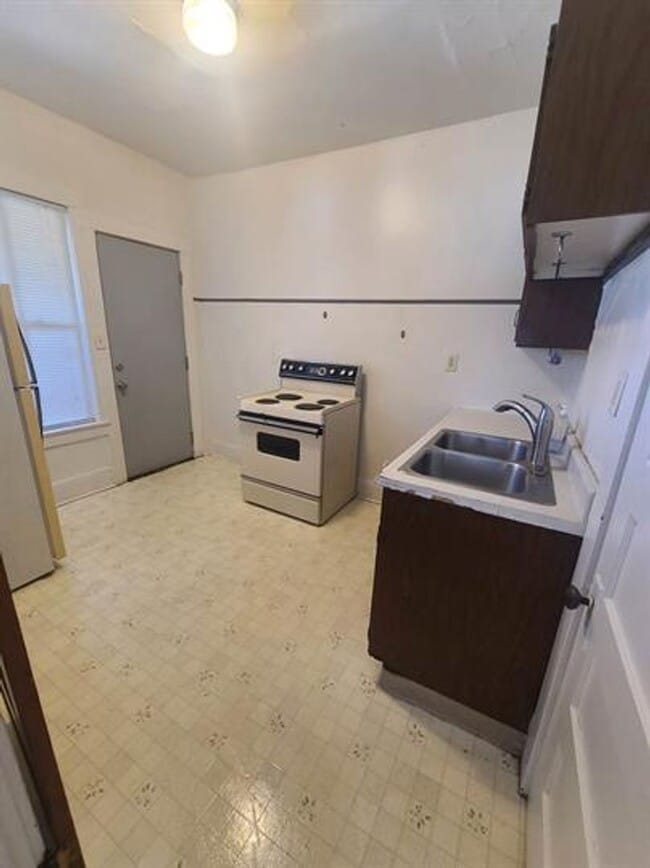 Photo - 1372 Merryman St Unit 2