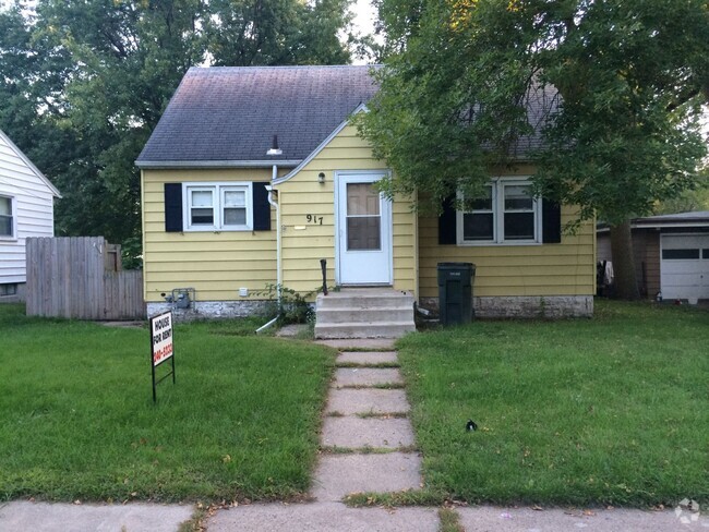 Building Photo - 917 Kern St Rental