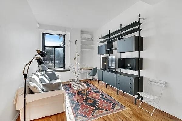 310 E 23rd St Unit 13SC