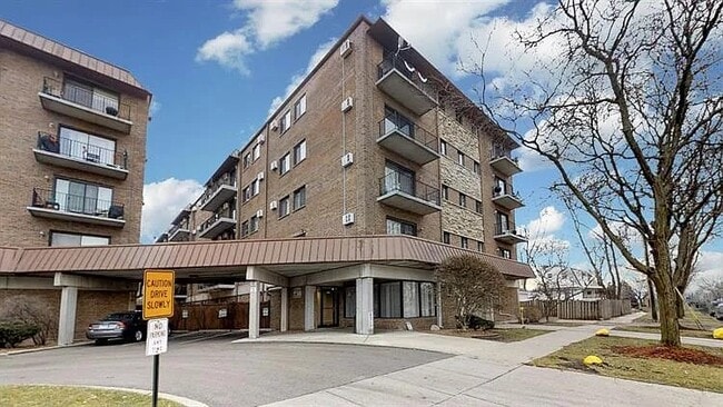 Building Photo - 2317 N Neva Ave Unit 305A