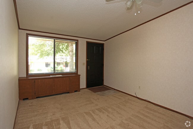Lakemont Apartment Homes