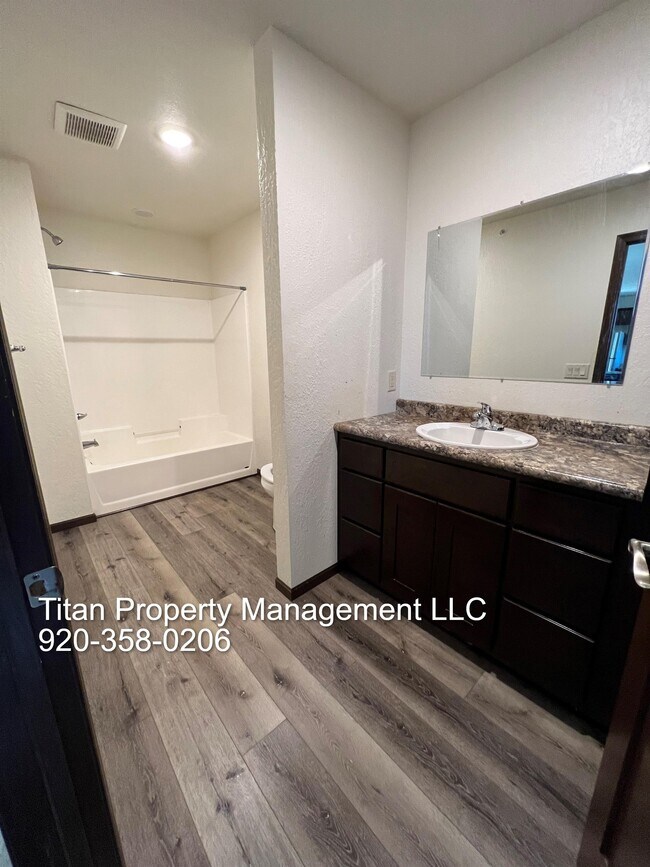 Photo - 3425 Logan Dr