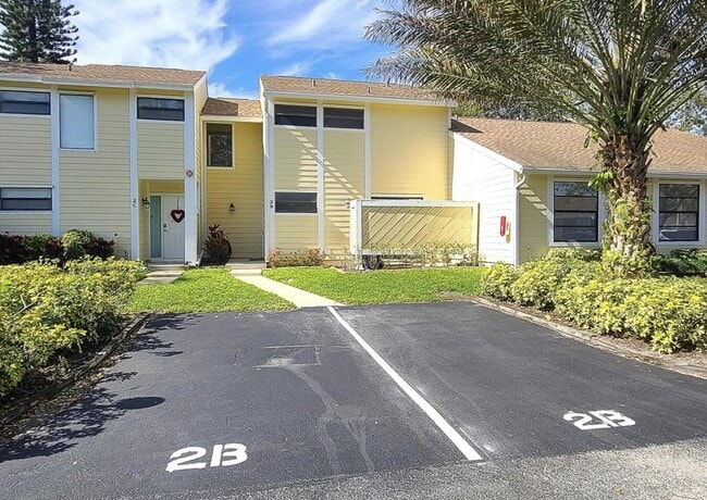 Building Photo - 402 Lakewood Ct Rental