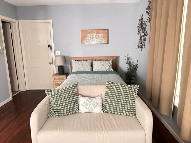 Building Photo - 4302 Polk St Unit 2