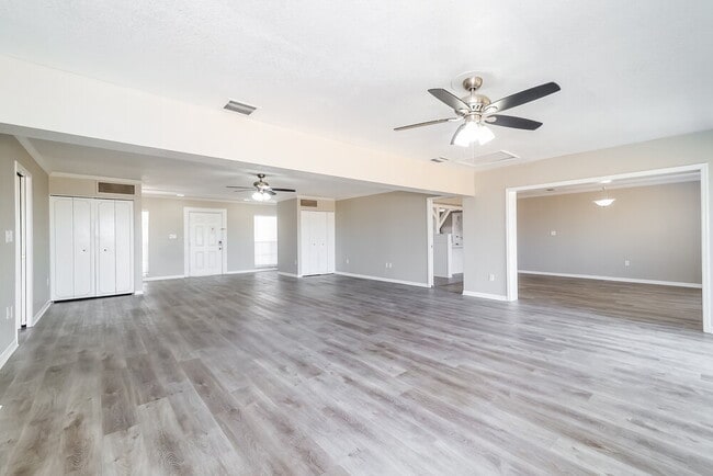 Photo - 1033 Campbell Ave