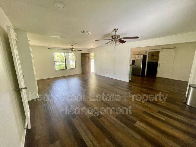 214 Dover Dr