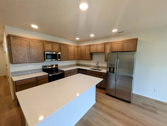 Photo - New Townhome for Rent in Southridge Area