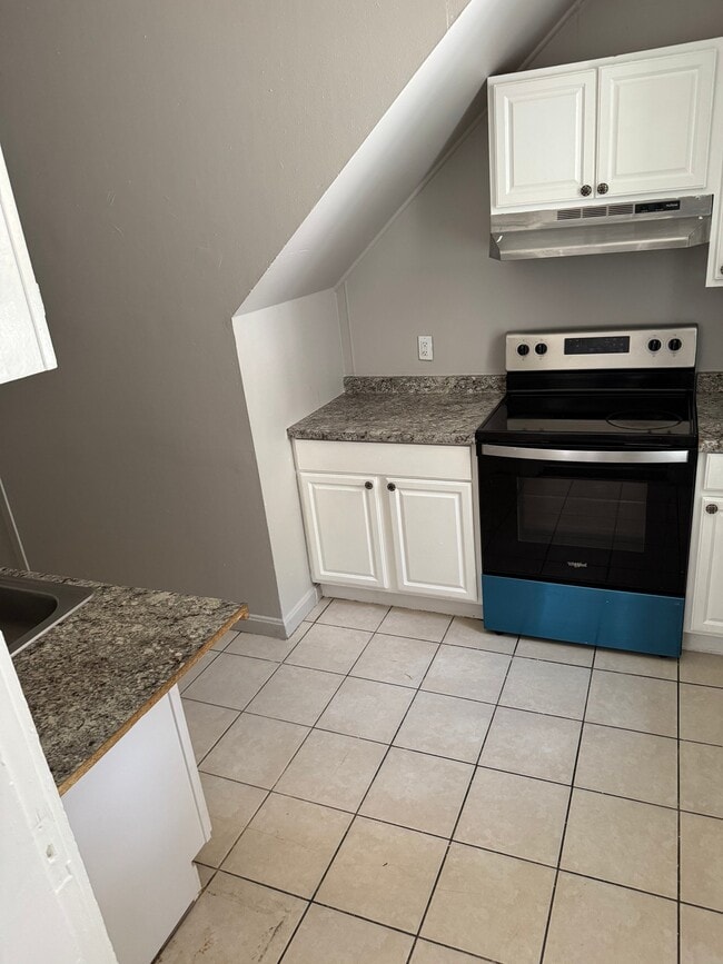 Photo - 158 Prichard St Unit 3