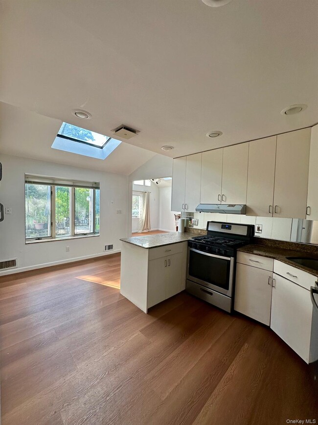 Photo - 23 Clinton Ln