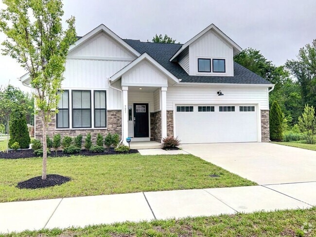 Building Photo - 521 Davis Fls Dr Rental