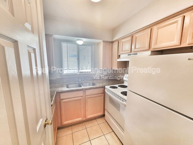 Photo - 1520 Yale St Condo Unit 18