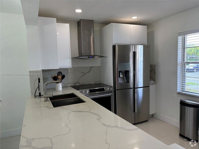 Building Photo - 2305 NW 89th Dr Unit 2305B Rental
