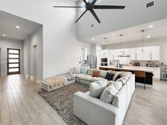 Photo - 11216 Charger Wy