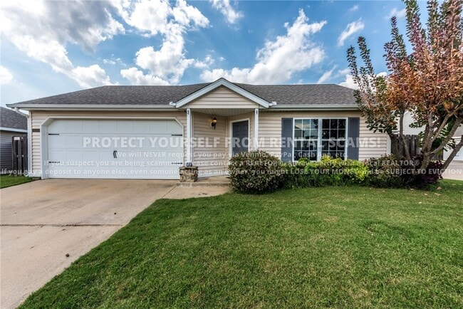 Building Photo - 1137 S Holland Dr