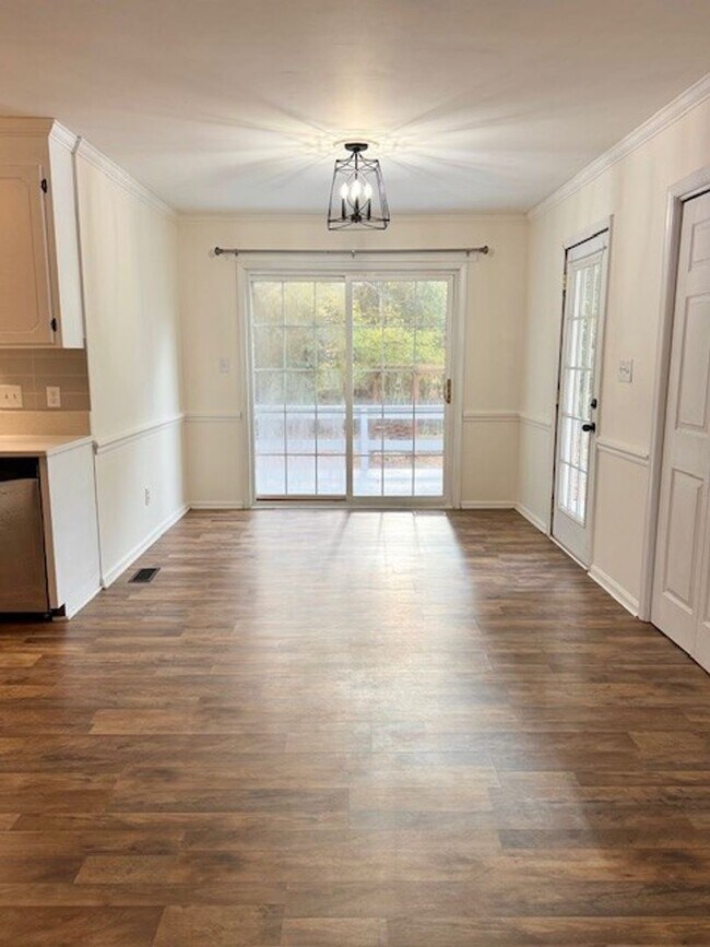 Photo - 107 Clairmont Rd NE