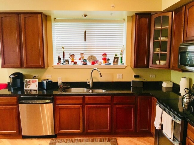 Photo - 77 N Quentin Rd