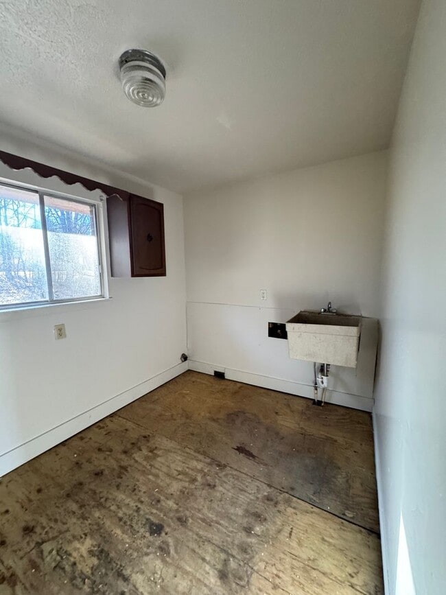 Photo - 2/1 Duplex in Cleveland County, NC