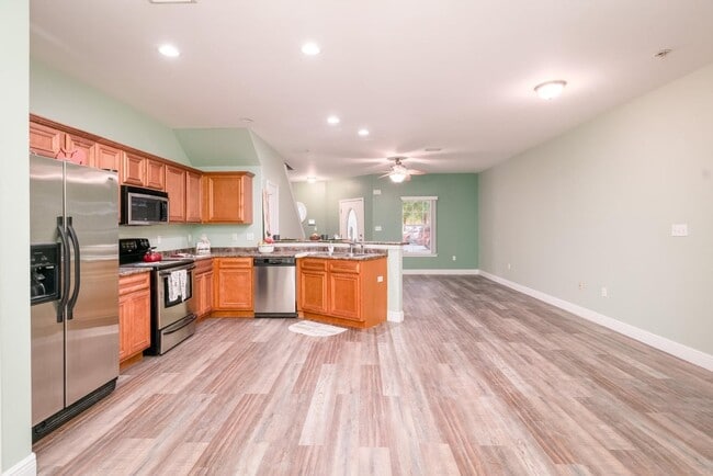 Photo - 827 Fairview Dr