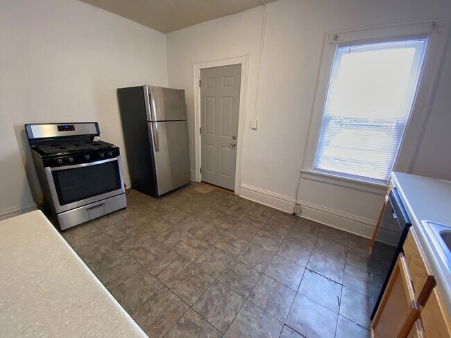 Photo - Neil Ave 2211-2213 TNR Unit 2213