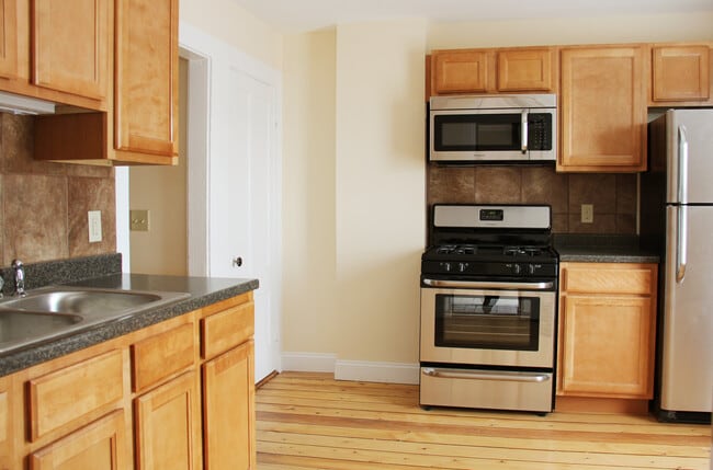 Building Photo - 147 N Union St Unit APT 2
