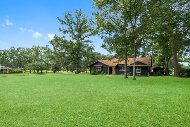 Photo - 62 Greenbriar Dr