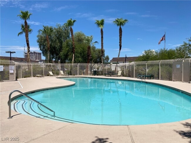 Photo - 4821 Longshot Dr