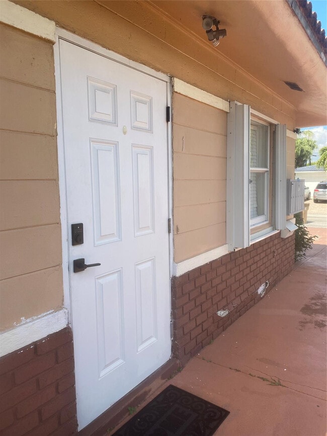 Photo - 1932 NE 7th St Unidad 1