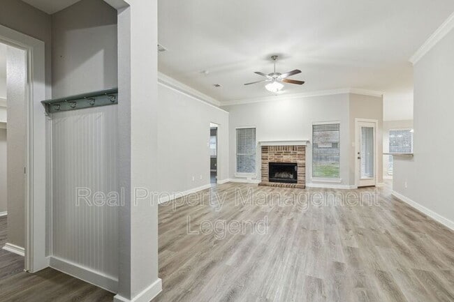 Photo - 1800 Meadow Lark Ln