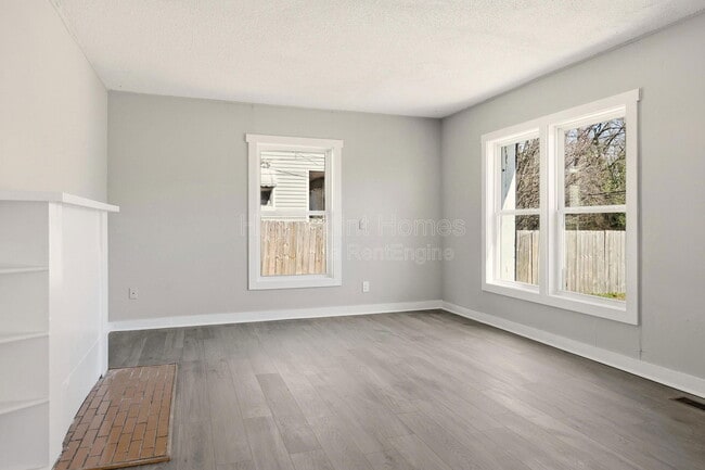 Photo - 5225 Central Ave