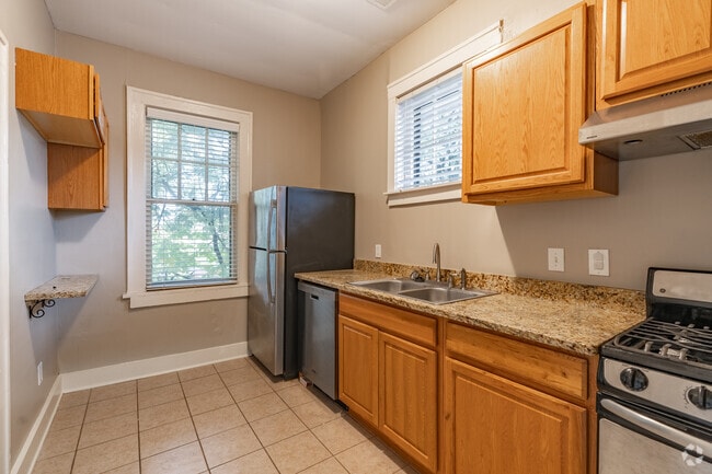 1BR, 1BA - Kitchen