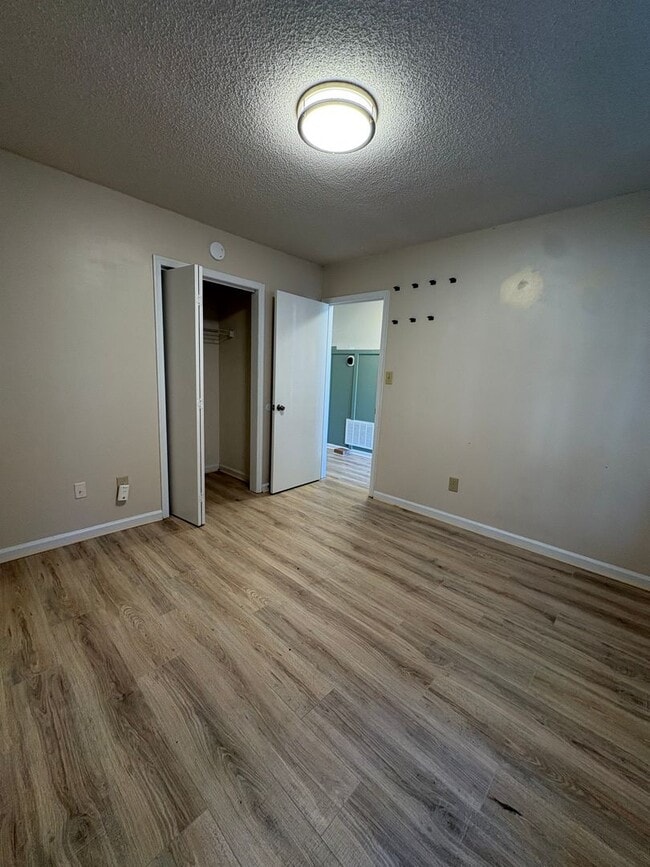 Photo - 650 Rock Garden Cir