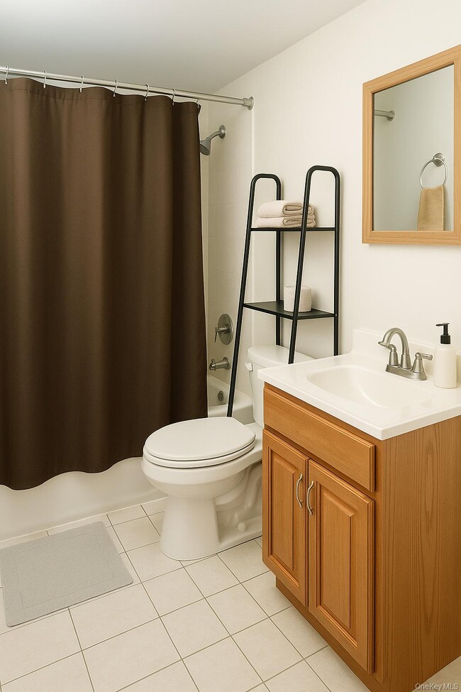 Photo - 10 Village Cir W