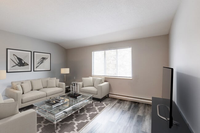 Photo - Vanderbilt Place Apartments