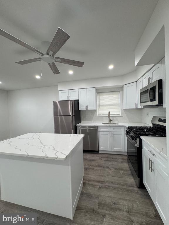 Photo - 9762 Hilspach St