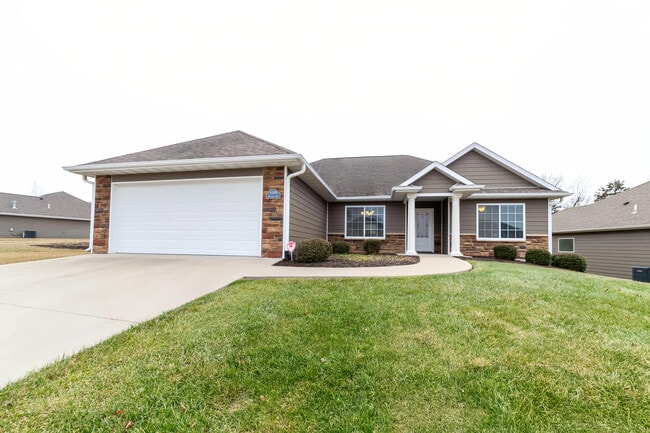 Building Photo - 4500 Weybridge Dr Rental