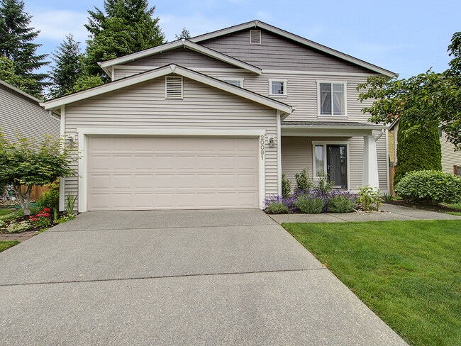 Building Photo - Bright and Sunny Two Story Monroe Three Be... Rental