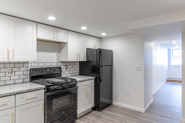 Photo - 916 Highview St