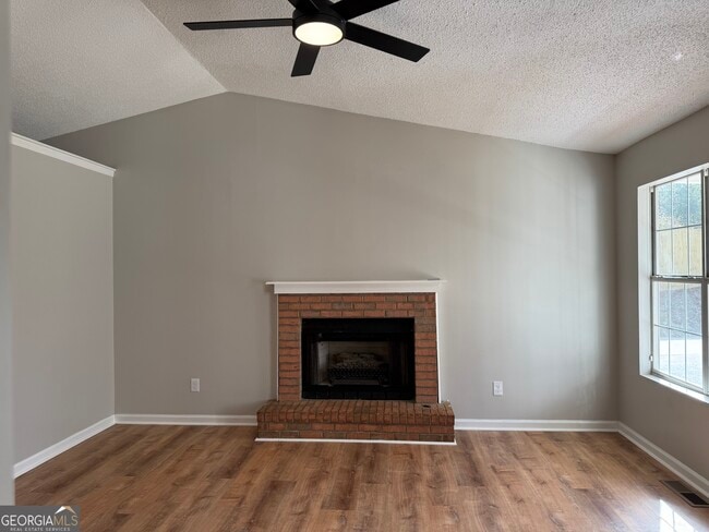 Photo - 115 E Greenwood Dr