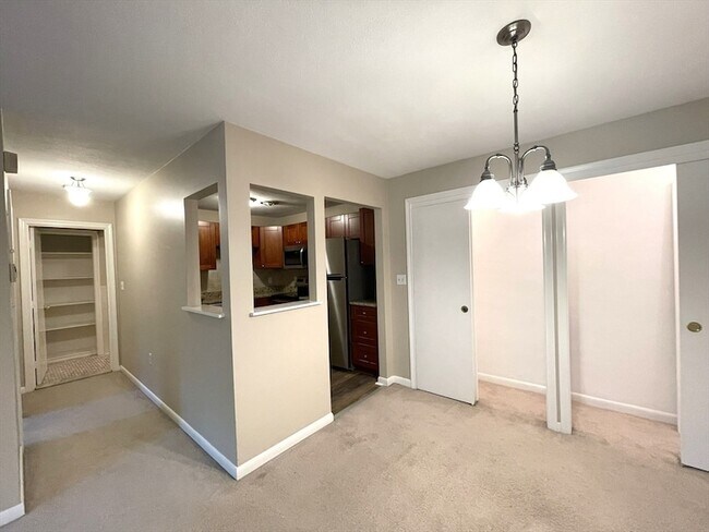 Photo - 1323 Worcester Rd Unidad E7 Rental