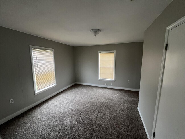 304 W Lincoln Ave Unit 1